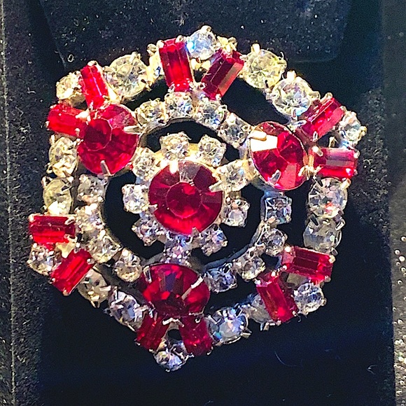 JULIANA BROOCH 3D AFFECT RED CLEAR CRYSTALS VINTAGE - Picture 6 of 10
